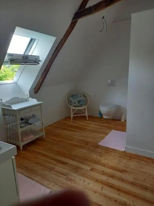 Maison, Calme Avec Cheminee. Botmeur
